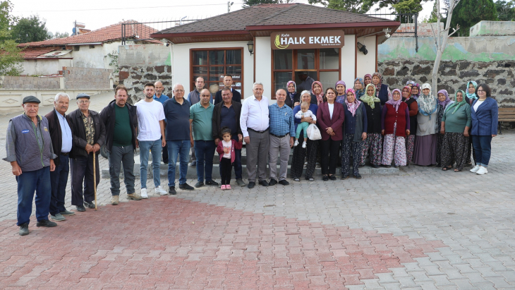 KARATAŞ'TA HALK EKMEK SEVİNCİ